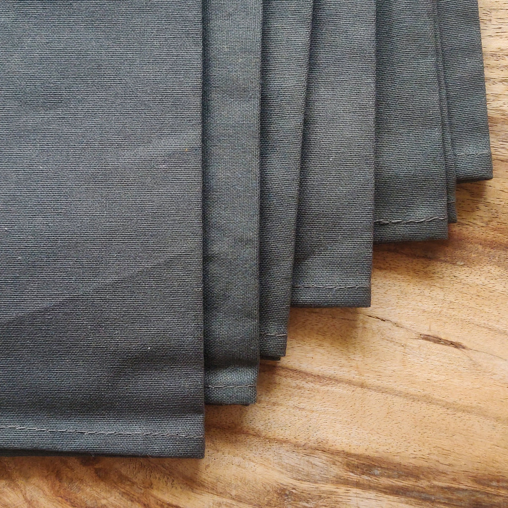 Grey geometry print cotton placemats & napkins