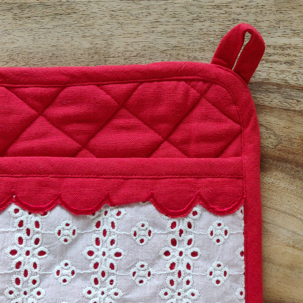 Red hakoba quilted pot holder