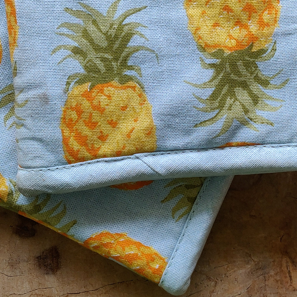 Pineapple print cotton oven mitten